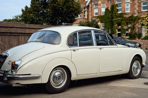 1969 Daimler 250 V8 till salu (bild 19 av 168)