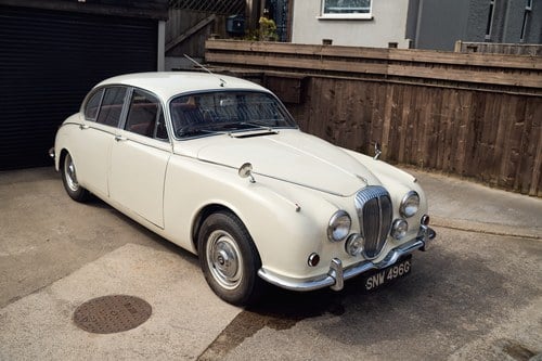 1969 Daimler 250 V8 till salu (bild 31 av 168)