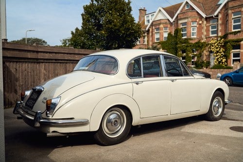 1969 Daimler 250 V8 till salu (bild 32 av 168)