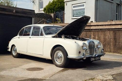 1969 Daimler 250 V8 till salu (bild 41 av 168)