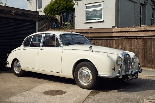 1969 Daimler 250 V8 till salu (bild 42 av 168)