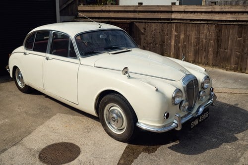 1969 Daimler 250 V8 till salu (bild 43 av 168)