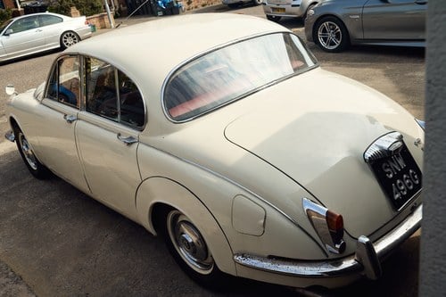 1969 Daimler 250 V8 till salu (bild 46 av 168)