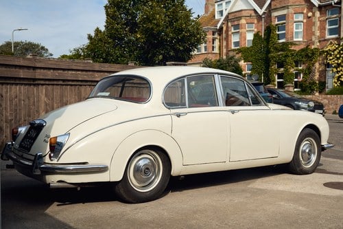 1969 Daimler 250 V8 till salu (bild 48 av 168)