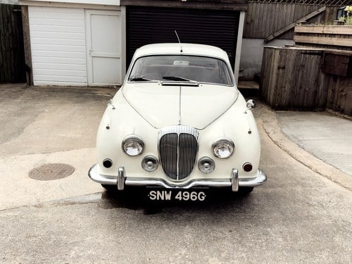 1969 Daimler 250 V8 till salu (bild 52 av 168)