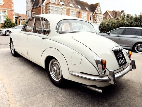 1969 Daimler 250 V8 till salu (bild 56 av 168)