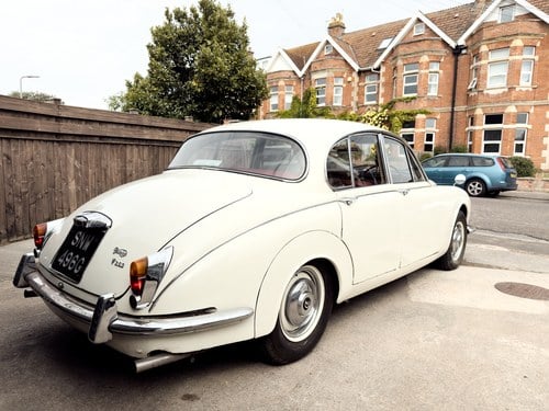 1969 Daimler 250 V8 till salu (bild 58 av 168)