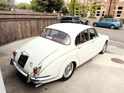 1969 Daimler 250 V8 till salu (bild 59 av 168)