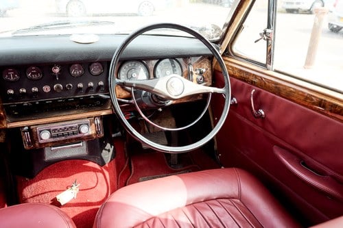 1969 Daimler 250 V8 till salu (bild 26 av 168)