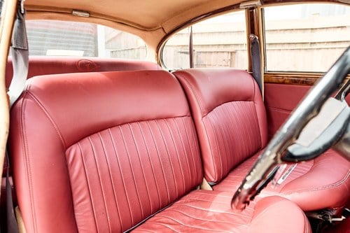 1969 Daimler 250 V8 till salu (bild 73 av 168)