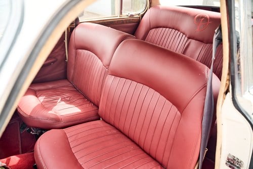 1969 Daimler 250 V8 till salu (bild 92 av 168)