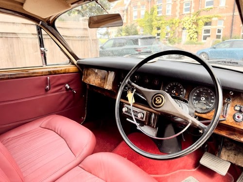 1969 Daimler 250 V8 till salu (bild 99 av 168)
