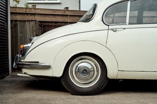 1969 Daimler 250 V8 till salu (bild 109 av 168)