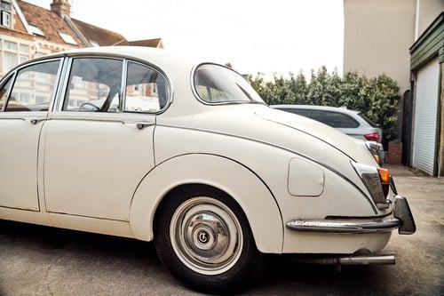 1969 Daimler 250 V8 till salu (bild 114 av 168)