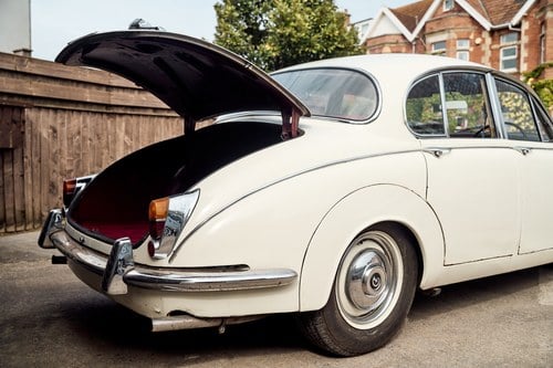 1969 Daimler 250 V8 till salu (bild 116 av 168)