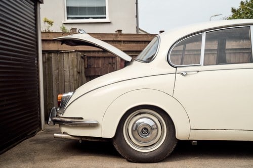 1969 Daimler 250 V8 till salu (bild 117 av 168)
