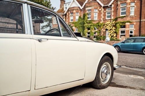 1969 Daimler 250 V8 till salu (bild 122 av 168)