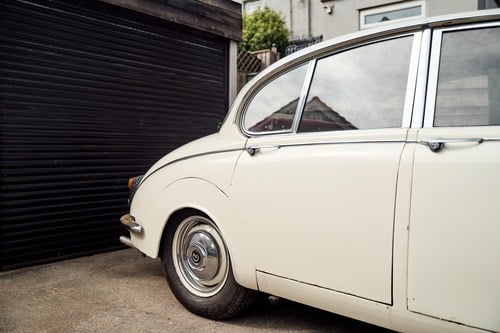 1969 Daimler 250 V8 till salu (bild 123 av 168)