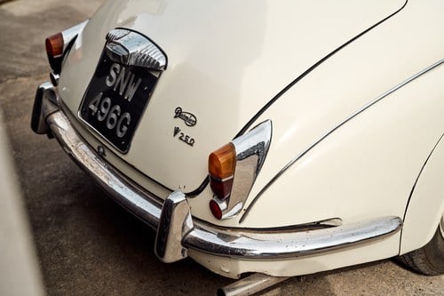 1969 Daimler 250 V8 till salu (bild 126 av 168)