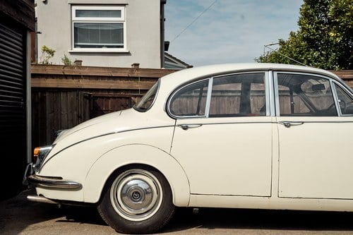 1969 Daimler 250 V8 till salu (bild 135 av 168)