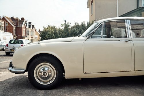 1969 Daimler 250 V8 till salu (bild 136 av 168)