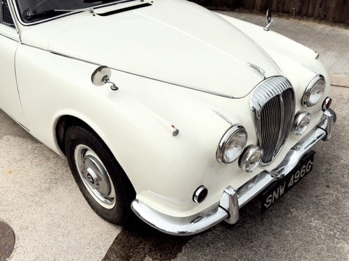1969 Daimler 250 V8 till salu (bild 139 av 168)