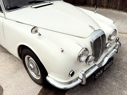 1969 Daimler 250 V8 till salu (bild 140 av 168)