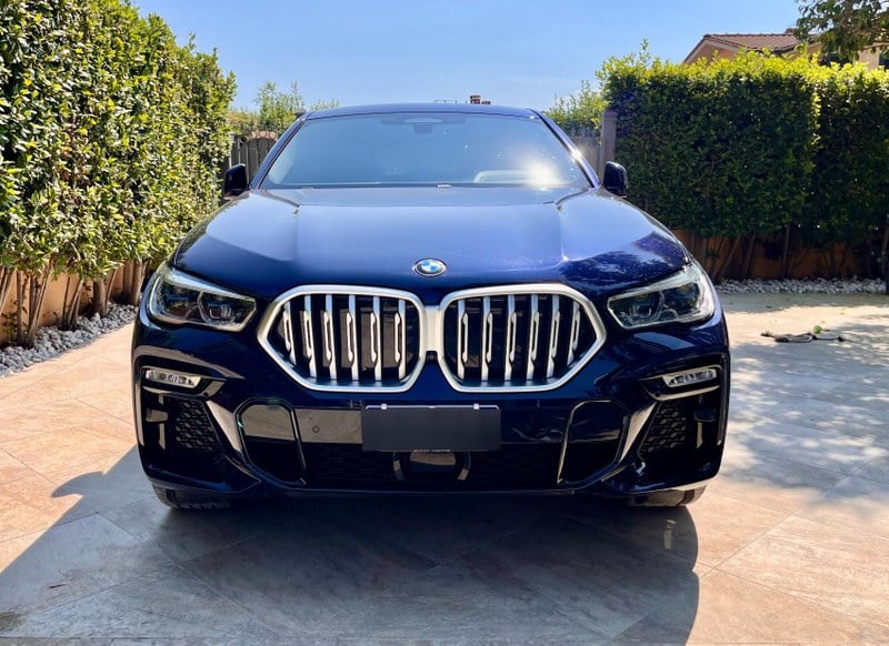 2021 BMW X6 - 2 2021 BMW X6 - 2