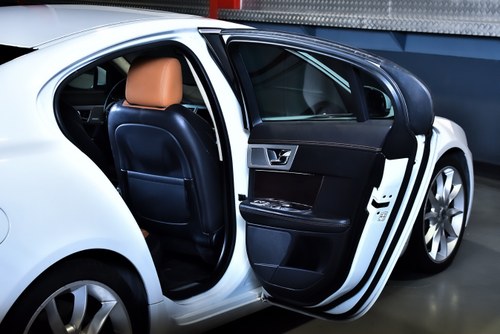 2012 Jaguar XF Saloon 5,0L Supercharged V8 For Sale (picture 49 of 91)