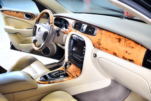 2006 Jaguar XJR (X350) Saloon 4,2L Supercharged V8 For Sale (picture 46 of 98)