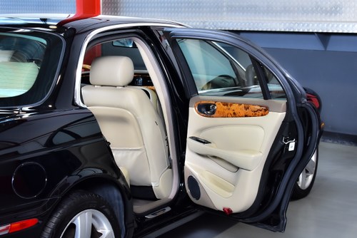 2006 Jaguar XJR (X350) Saloon 4,2L Supercharged V8 For Sale (picture 53 of 98)