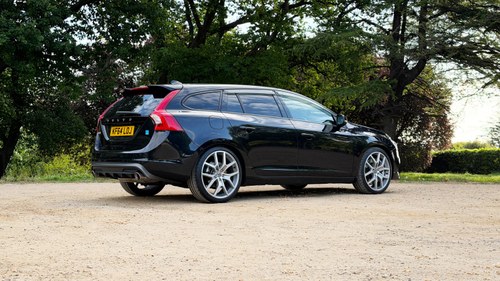 2015 Volvo V60 Polestar till salu (bild 4 av 124)