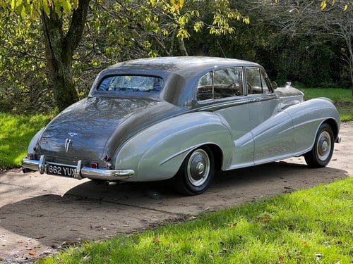 1951 Bentley MkVI H.J. Mulliner ‘Lightweight’ Saloon zum Verkauf (Bild 3 von 92)