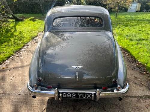 1951 Bentley MkVI H.J. Mulliner ‘Lightweight’ Saloon zum Verkauf (Bild 4 von 92)
