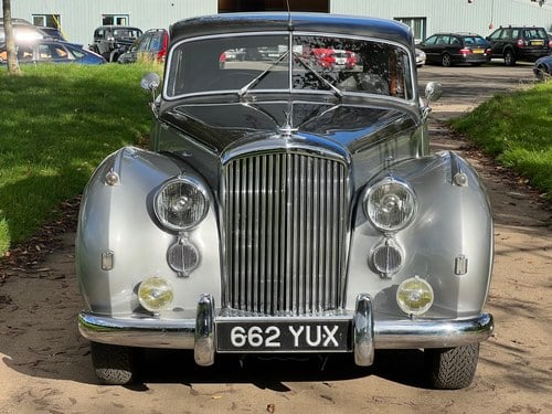 1951 Bentley MkVI H.J. Mulliner ‘Lightweight’ Saloon zum Verkauf (Bild 5 von 92)
