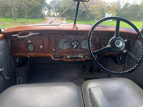 1951 Bentley MkVI H.J. Mulliner ‘Lightweight’ Saloon zum Verkauf (Bild 27 von 92)
