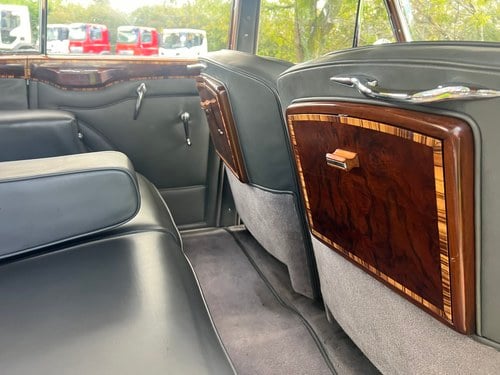 1951 Bentley MkVI H.J. Mulliner ‘Lightweight’ Saloon zum Verkauf (Bild 30 von 92)