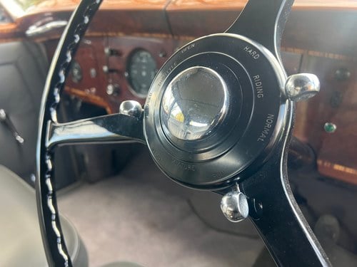 1951 Bentley MkVI H.J. Mulliner ‘Lightweight’ Saloon zum Verkauf (Bild 31 von 92)