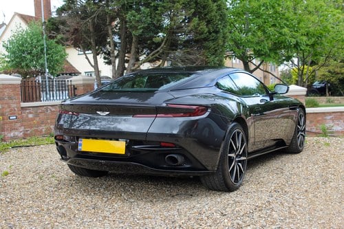 2017 Aston Martin DB11 Launch Edition Te koop (foto 8 van 152)