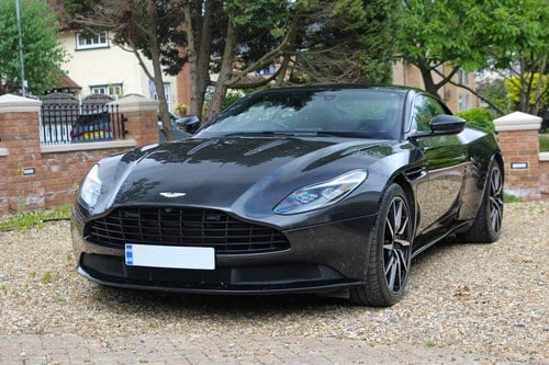 2017 Aston Martin DB11 Launch Edition Te koop (foto 10 van 152)