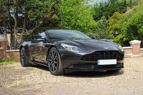 2017 Aston Martin DB11 Launch Edition Te koop (foto 11 van 152)