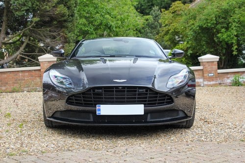2017 Aston Martin DB11 Launch Edition Te koop (foto 14 van 152)