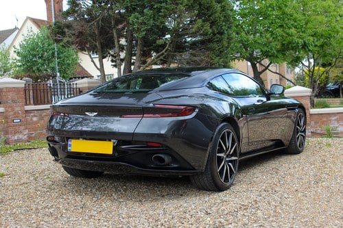 2017 Aston Martin DB11 Launch Edition Te koop (foto 17 van 152)