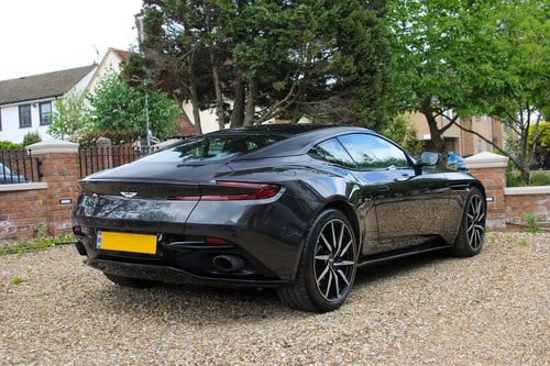 2017 Aston Martin DB11 Launch Edition Te koop (foto 19 van 152)