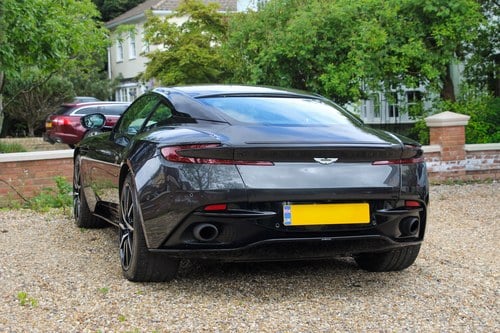2017 Aston Martin DB11 Launch Edition Te koop (foto 21 van 152)