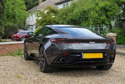 2017 Aston Martin DB11 Launch Edition Te koop (foto 25 van 152)