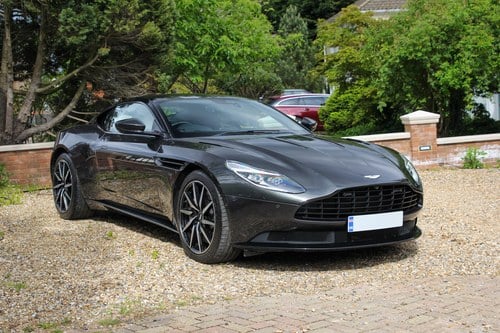 2017 Aston Martin DB11 Launch Edition Te koop (foto 26 van 152)