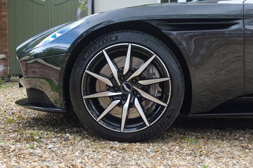 2017 Aston Martin DB11 Launch Edition Te koop (foto 34 van 152)