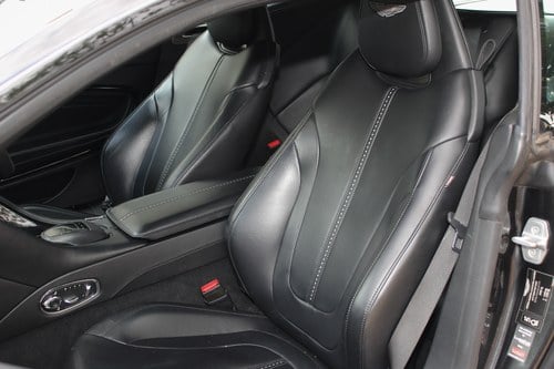 2017 Aston Martin DB11 Launch Edition Te koop (foto 64 van 152)