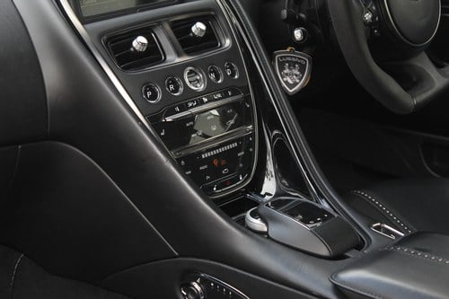 2017 Aston Martin DB11 Launch Edition Te koop (foto 74 van 152)